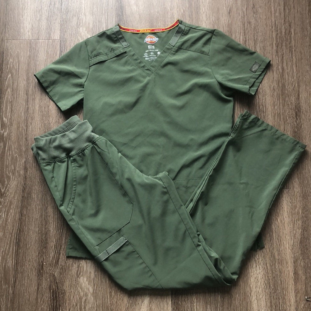 Dickies scrub set.